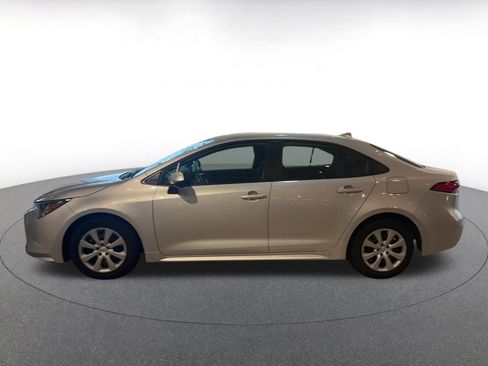 Used 2025 Toyota Corolla LE image 9