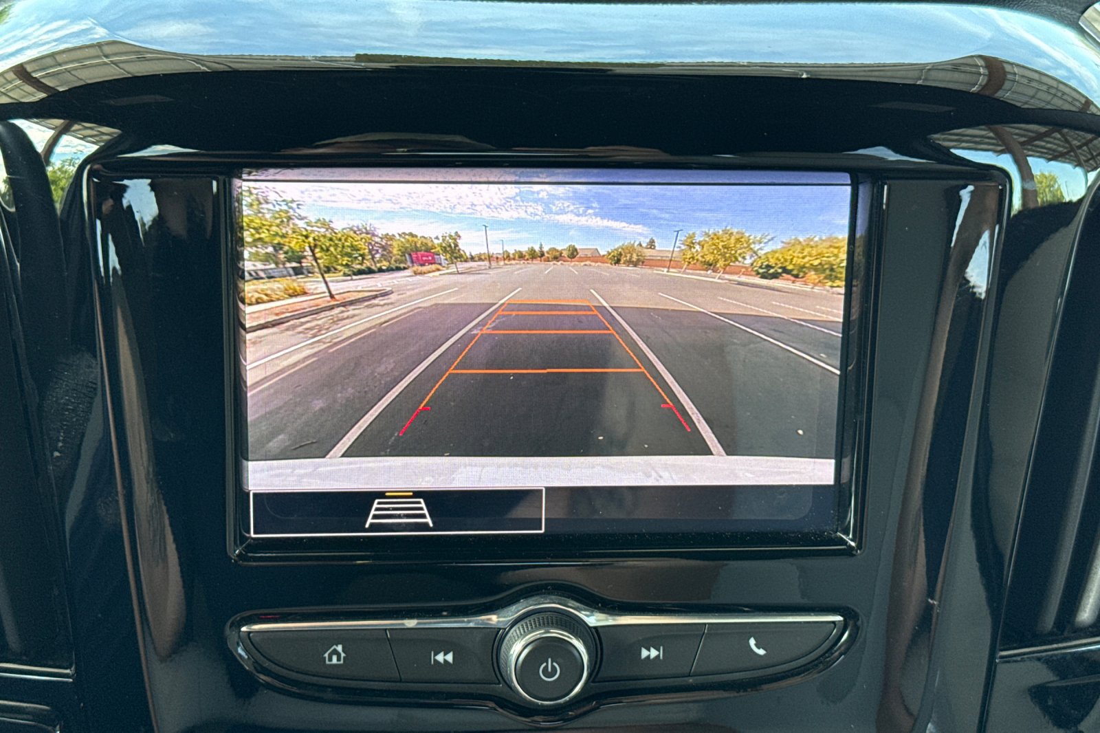 Used 2023 Chevrolet Traverse LS FWD image 31
