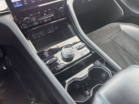 Used 2022 Jeep Grand Cherokee Trailhawk w/ Luxury Tech Group III AWD/4WD image 23