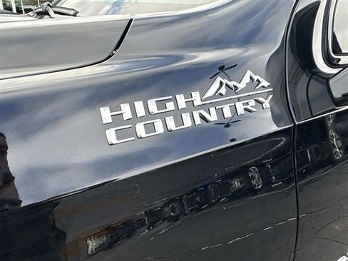 Certified 2025 Chevrolet Tahoe High Country image 33