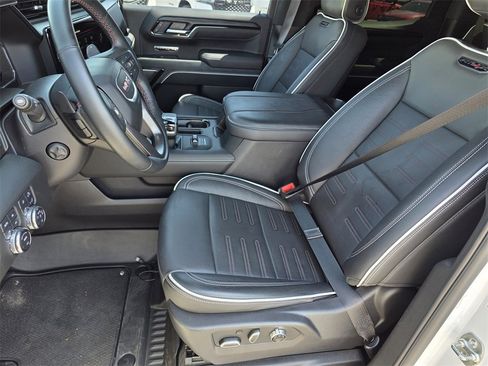 Used 2025 GMC Sierra 1500 AT4X image 11