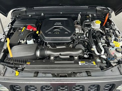 Used 2021 Jeep Wrangler Unlimited Sahara AWD/4WD image 55