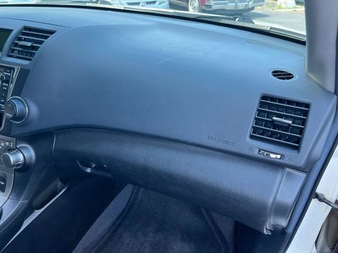 Used 2013 Toyota Highlander SE AWD/4WD image 14