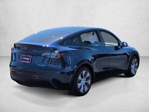Used 2023 Tesla Model Y Long Range image 5