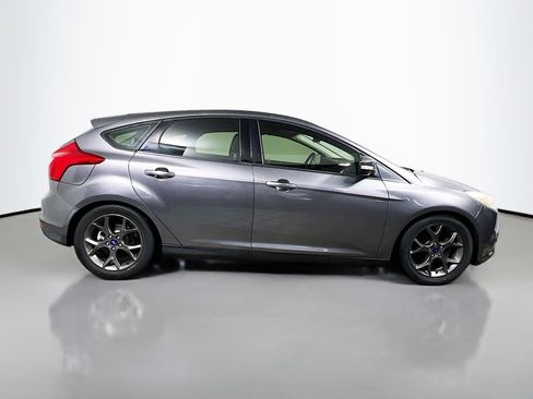 Used 2014 Ford Focus SE w/ Equipment Group 201A image 3