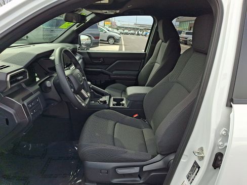 Used 2025 Toyota 4Runner SR5 image 13