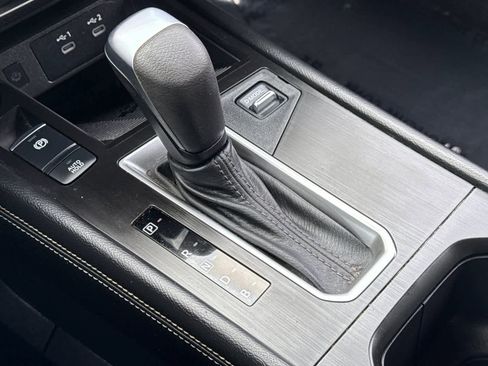 Used 2025 Nissan Kicks SV image 22