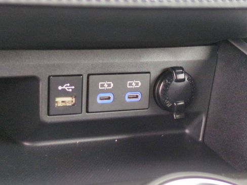 Used 2022 Toyota Highlander XLE image 32