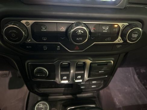 Used 2022 Jeep Wrangler Sport AWD/4WD image 26