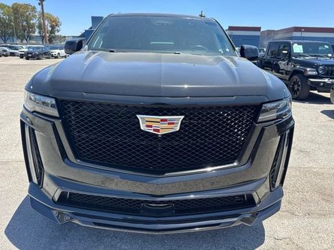 Used 2023 Cadillac Escalade V AWD/4WD image 2