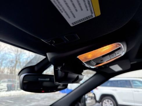 Used 2022 Jeep Grand Cherokee Limited image 40