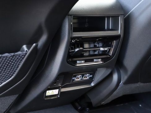 New 2025 Jeep Grand Cherokee Altitude image 17