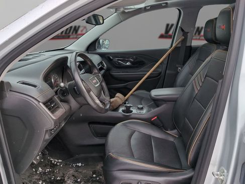 Used 2022 GMC Terrain AT4 w/ Infotainment Package II image 9