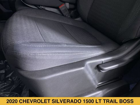 Certified 2020 Chevrolet Silverado 1500 LT Trail Boss w/ LPO, Dark Essentials Package AWD/4WD image 9