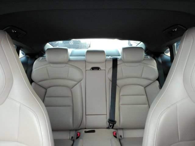 Used 2022 Porsche Taycan RWD image 33