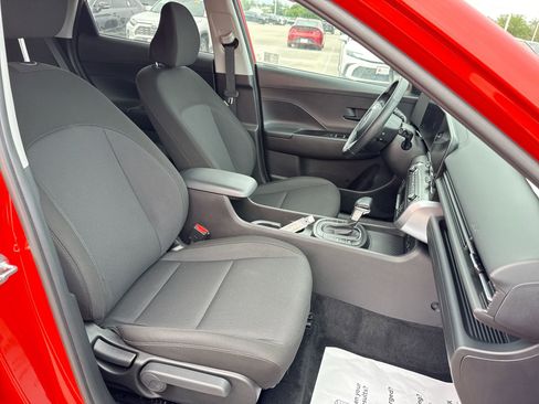 Used 2025 Hyundai Kona SEL FWD image 24