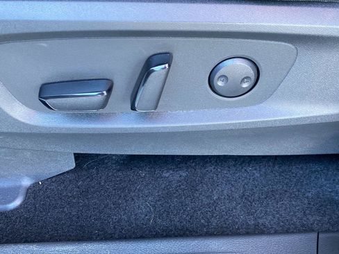 Certified 2025 Nissan Pathfinder SL FWD image 22