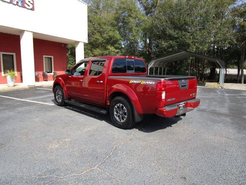 Used 2018 Nissan Frontier SV image 3