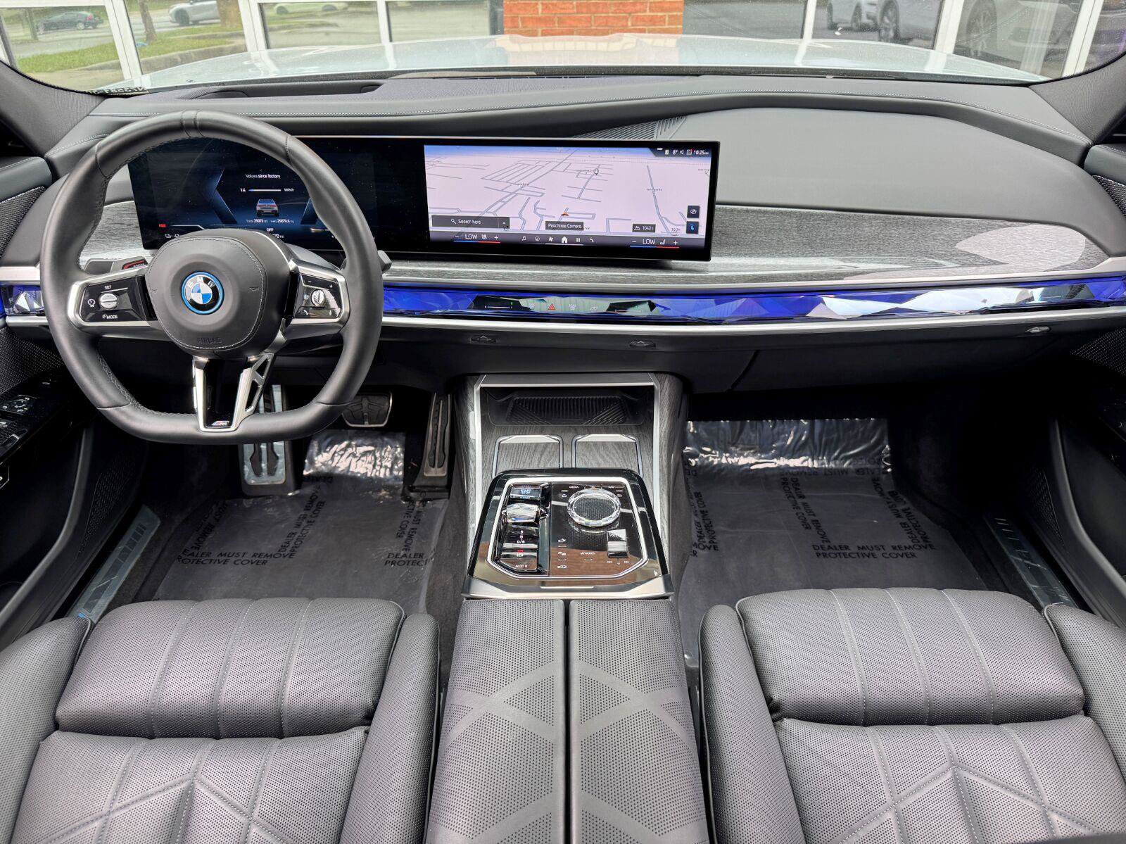 Used 2023 BMW i7 xDrive60 w/ Parking Assistance Package AWD/4WD image 13