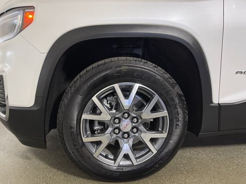 Used 2023 GMC Acadia SLT FWD image 11