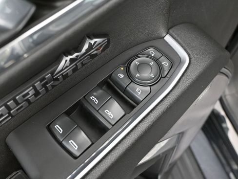 Used 2023 Chevrolet Silverado 1500 High Country w/ High Country Premium Package AWD/4WD image 23