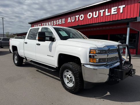 Used 2019 Chevrolet Silverado 2500 W/T image 1