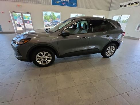 Used 2023 Ford Escape Active AWD/4WD image 16