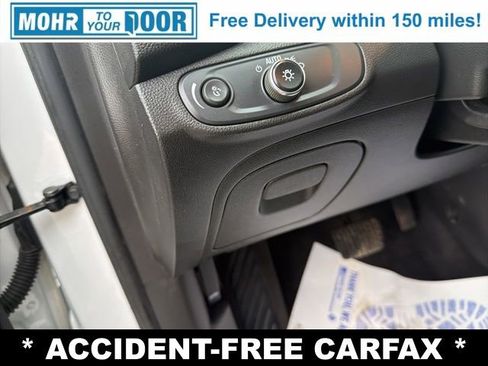 Used 2020 Chevrolet Trax LT w/ LT Convenience Package image 14