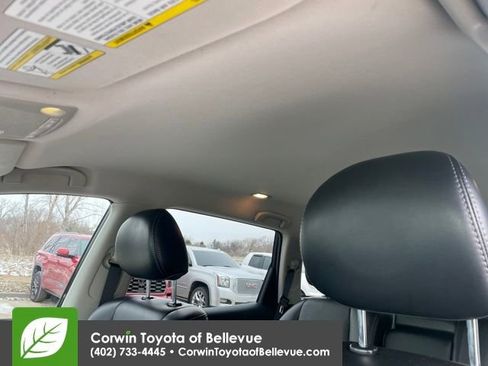 Used 2019 Nissan Pathfinder SL image 25