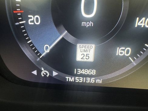 Used 2022 Volvo XC40 T5 Momentum AWD/4WD image 20