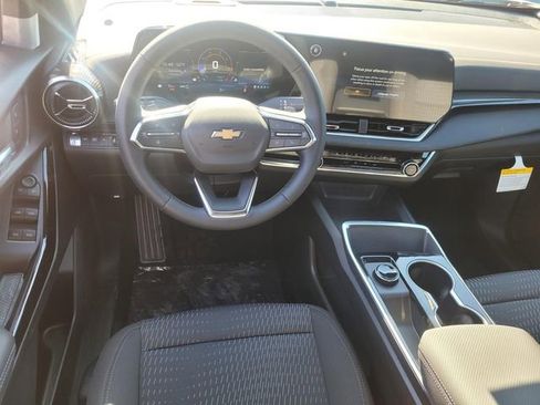 New 2026 Chevrolet Equinox LT image 8