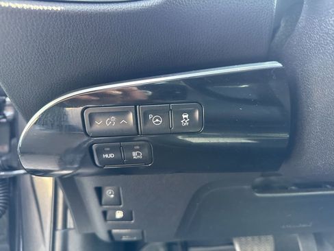 Used 2020 Toyota Prius Prime Limited image 20