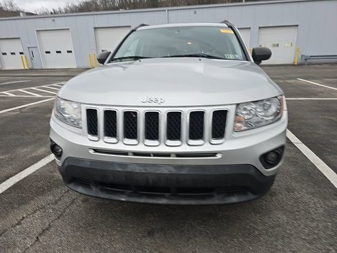 Used 2012 Jeep Compass Sport image 2
