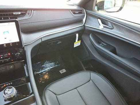 New 2025 Jeep Grand Cherokee Limited AWD/4WD image 12