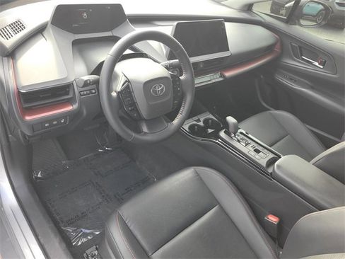 Used 2023 Toyota Prius Prime SE image 17