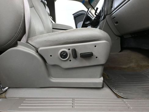 Used 2004 GMC Sierra 2500 SLT w/ Heavy-Duty Power Package image 44