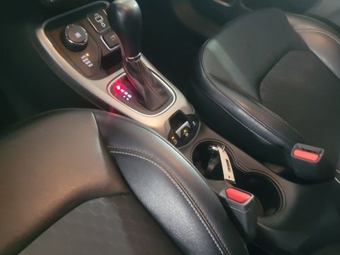 Used 2018 Jeep Compass Latitude w/ Popular Equipment Group AWD/4WD image 26
