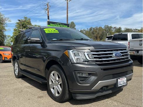 Used 2018 Ford Expedition XLT AWD/4WD image 1