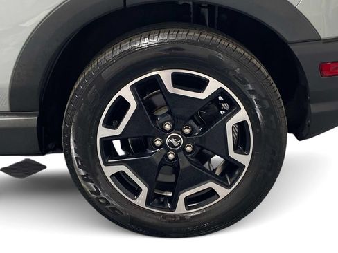 Used 2022 Ford Bronco Sport Outer Banks w/ Tech Package AWD/4WD image 8