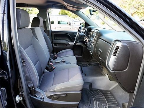 Used 2018 Chevrolet Silverado 1500 LT w/ All Star Edition image 10