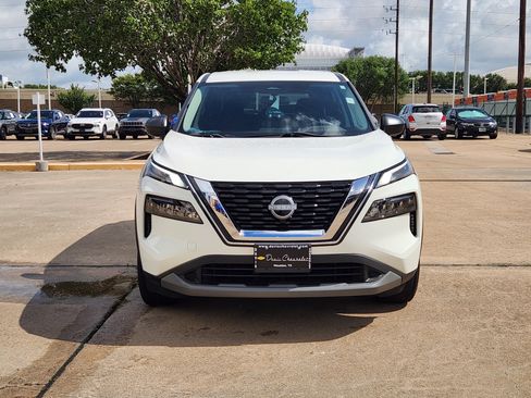 Used 2023 Nissan Rogue S AWD/4WD image 3
