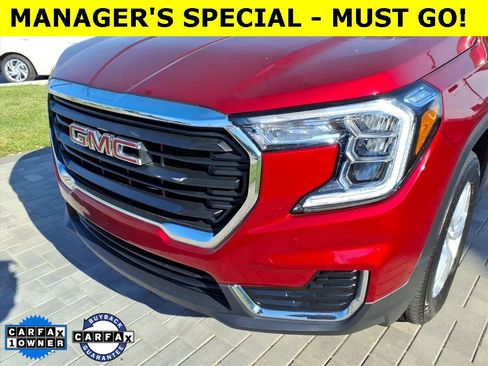 Used 2024 GMC Terrain SLE image 9
