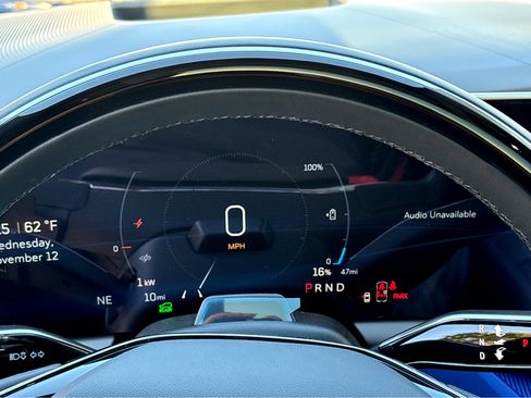 New 2026 Cadillac Optiq Luxury 2 image 5