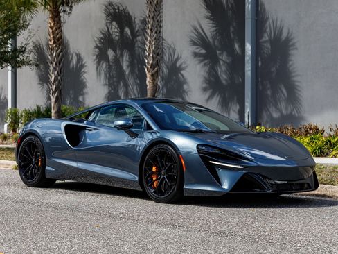 New 2026 McLaren Artura image 4