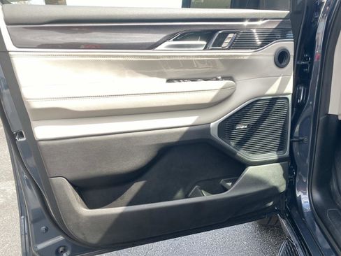 Certified 2024 Jeep Wagoneer L 2WD image 21