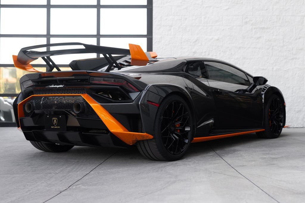Used 2023 Lamborghini Huracan STO RWD image 19