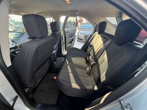Used 2017 Chevrolet Equinox LT w/ Convenience Package FWD image 11