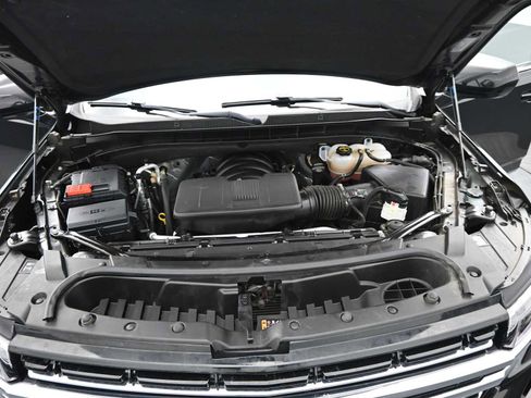 Used 2024 Chevrolet Suburban LT image 28