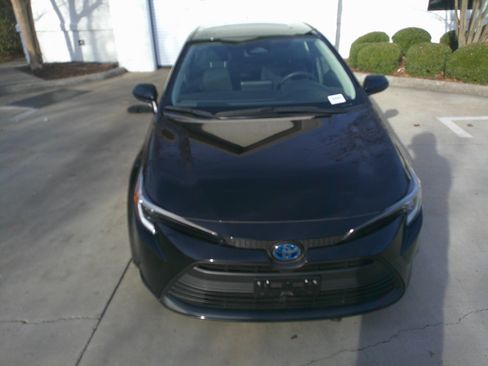Used 2024 Toyota Corolla LE image 5