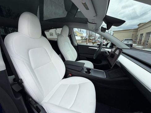 Used 2023 Tesla Model Y Long Range image 11